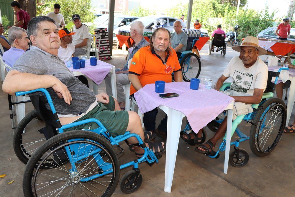 Semana do Idoso: uma tarde de carinho e alegria no Abrigo São José