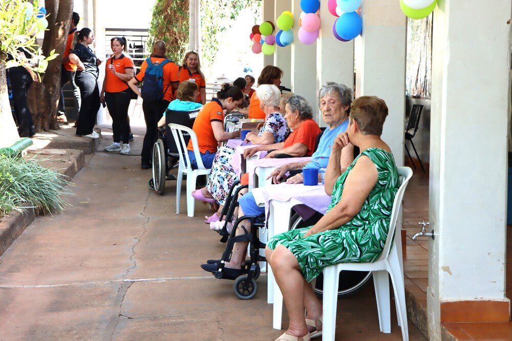 Semana do Idoso: uma tarde de carinho e alegria no Abrigo São José