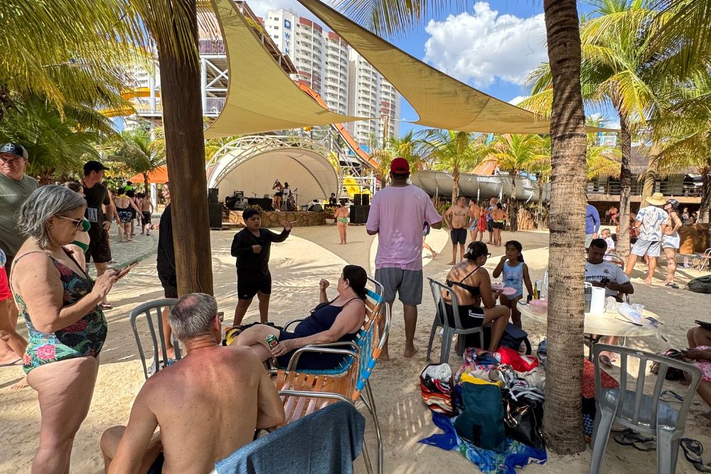 O feriado prolongado no Thermas dos Laranjais foi destaque, com música ao vivo e atividades exclusivas.