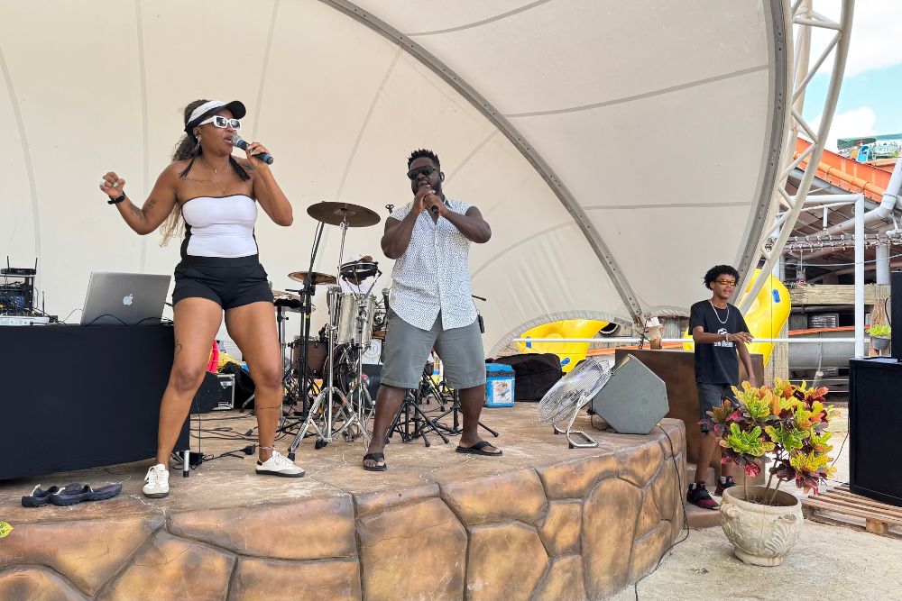 O feriado prolongado no Thermas dos Laranjais foi destaque, com música ao vivo e atividades exclusivas.