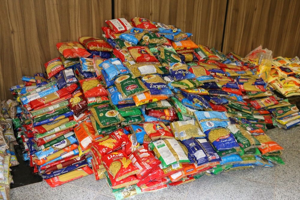 Thermas dos Laranjais doa mais de duas toneladas de alimentos arrecadados entre os visitantes para Santa casa e famílias carentes