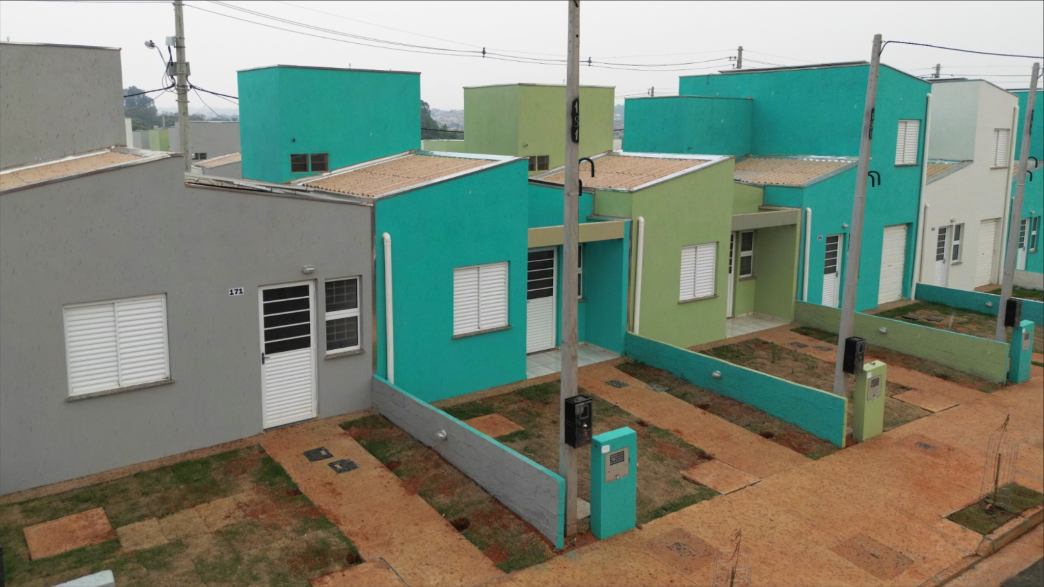 Problemas na construção das casas fazem moradores da Favela 3D pedirem socorro ao deputado Valdomiro Lopes - Galeria de imagens Problemas na construção das casas fazem moradores da Favela 3D pedirem socorro ao deputado Valdomiro Lopes - Galeria de imagens