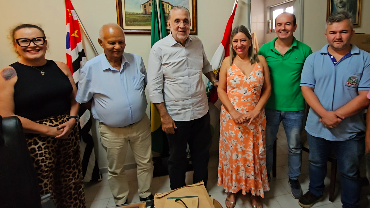 Reforma de clube dá mais dignidade aos idosos de Planalto - Galeria de imagens Reforma de clube dá mais dignidade aos idosos de Planalto - Galeria de imagens